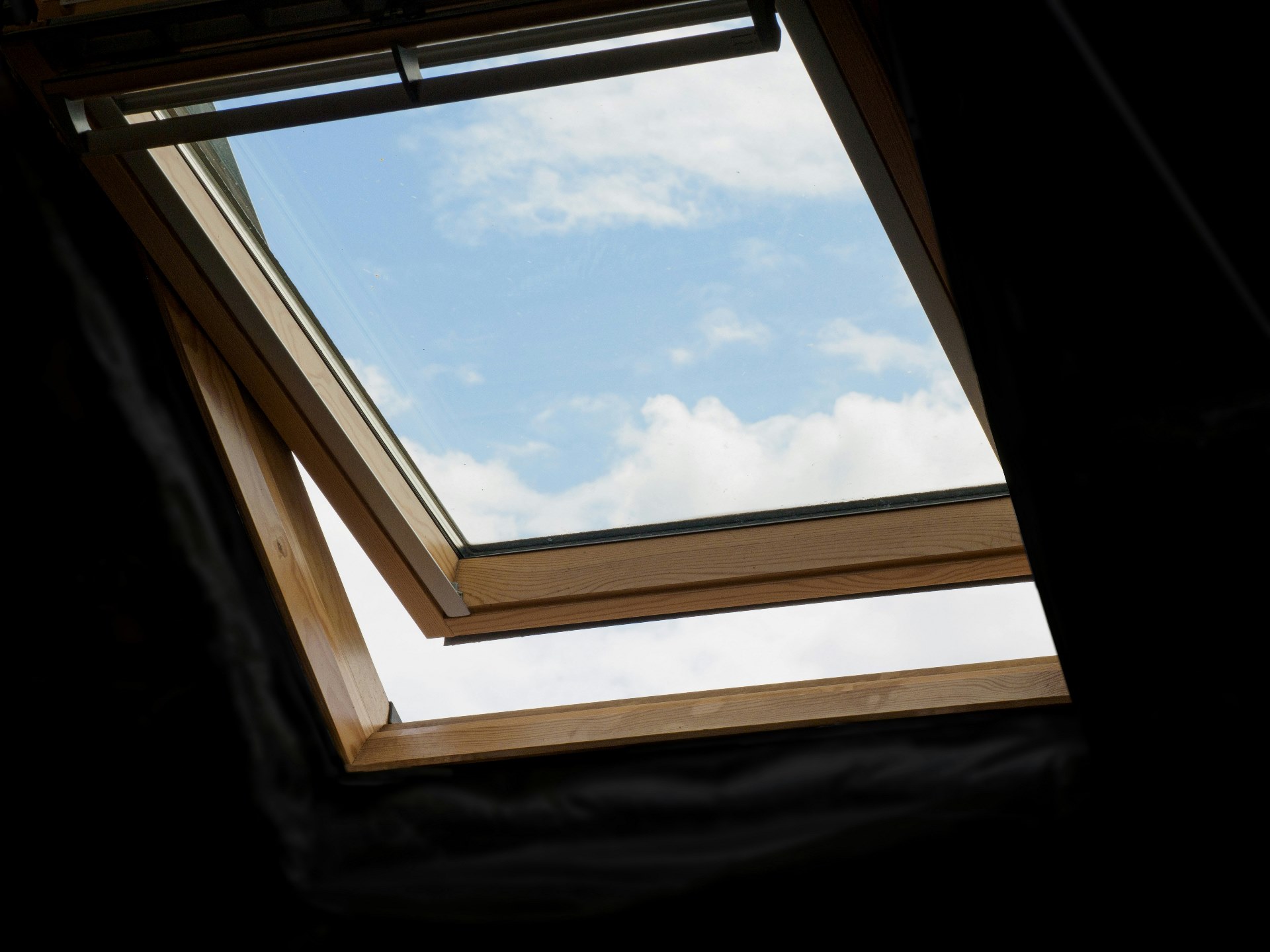 Alles Wissenswertes zum Dachfenster abdichten: Professionelle Tipps und Techniken